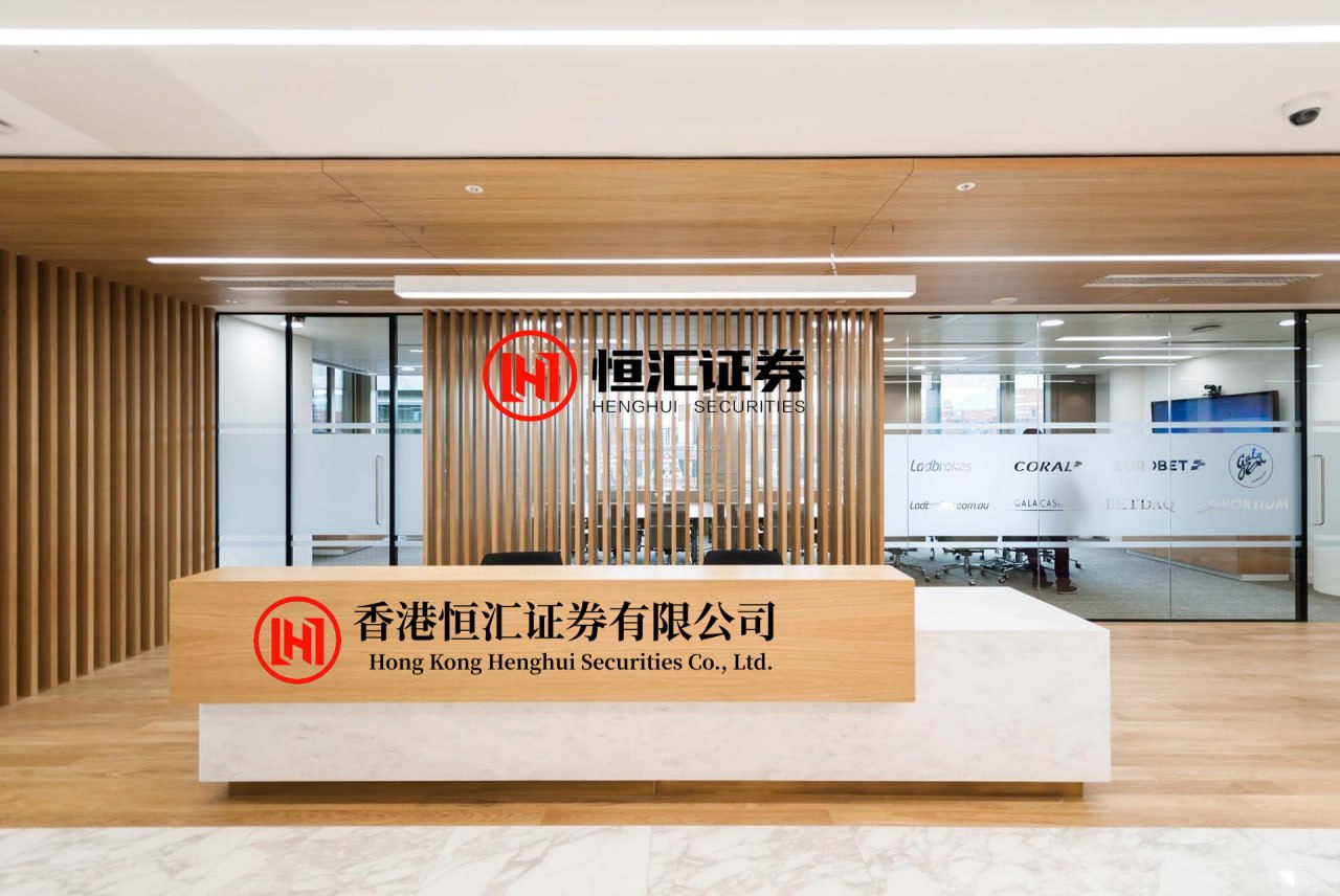 宝盈国际 华硕RTX5060显卡轻松玩转《空洞骑士：丝之歌》